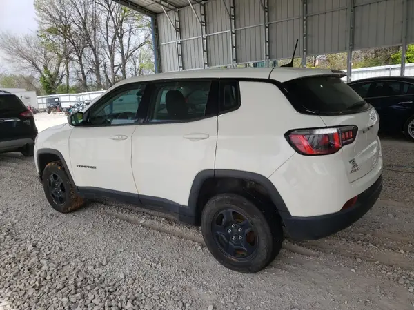 3C4NJDAB6JT261745 2018 JEEP COMPASS - Image 2