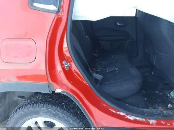 3C4NJDAB6JT398216 2018 JEEP COMPASS - Image 8