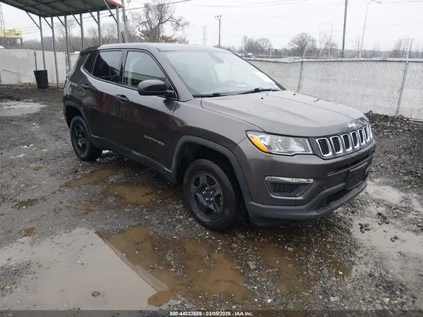 3C4NJDAB6JT424054 2018 JEEP COMPASS - Image 1