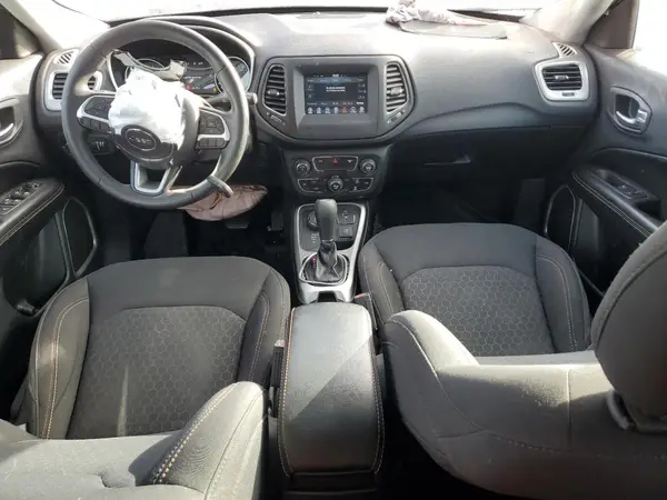 3C4NJDAB6KT598756 2019 JEEP COMPASS - Image 8