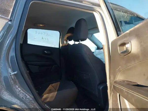 3C4NJDAB6KT776195 2019 JEEP COMPASS - Image 8