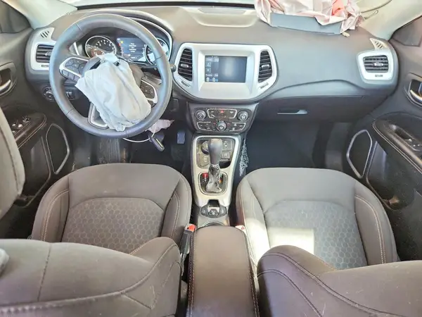 3C4NJDAB6KT807087 2019 JEEP COMPASS - Image 8