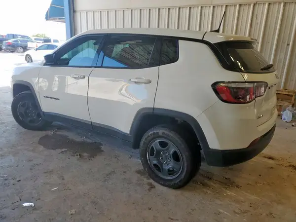 3C4NJDAB6LT105109 2020 JEEP COMPASS - Image 2