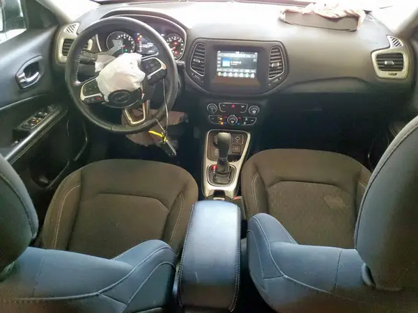 3C4NJDAB6LT105109 2020 JEEP COMPASS - Image 8