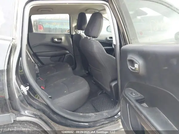 3C4NJDAB6MT518990 2021 JEEP COMPASS - Image 8