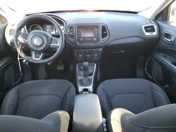 3C4NJDAB7HT635886 2017 JEEP COMPASS - Image 8
