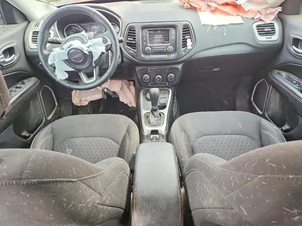 3C4NJDAB7HT642563 2017 JEEP COMPASS - Image 8