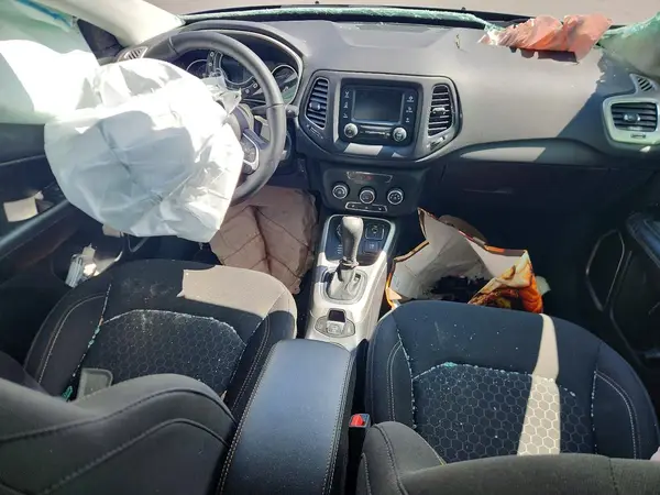 3C4NJDAB7HT667074 2017 JEEP COMPASS - Image 8