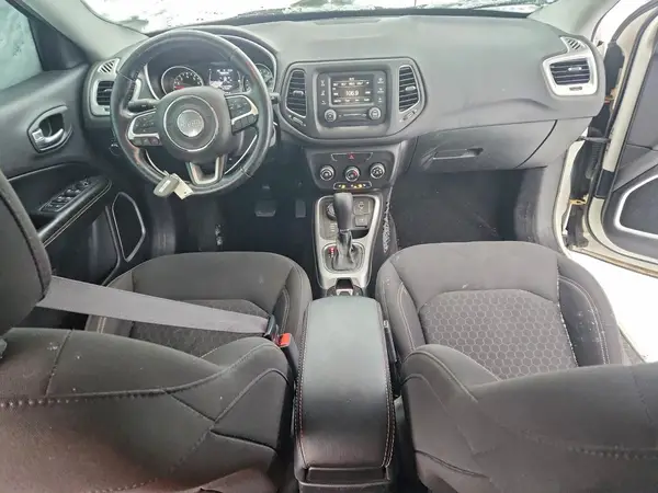 3C4NJDAB7JT107402 2018 JEEP COMPASS - Image 8