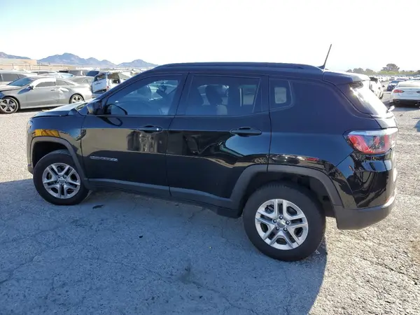 3C4NJDAB7JT126810 2018 JEEP COMPASS - Image 2