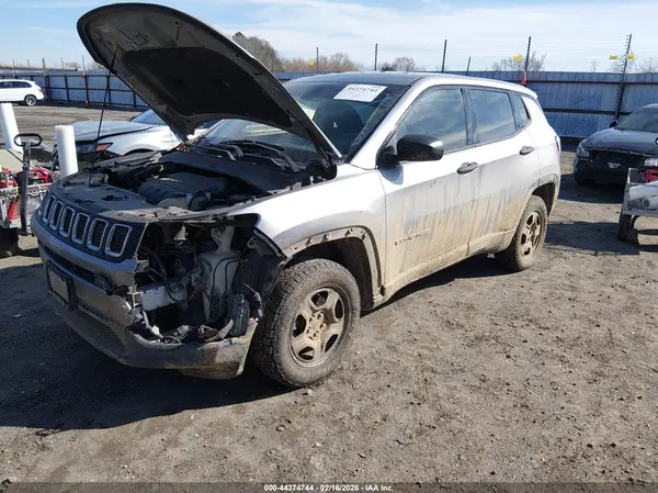 3C4NJDAB7JT135748 2018 JEEP COMPASS - Image 2
