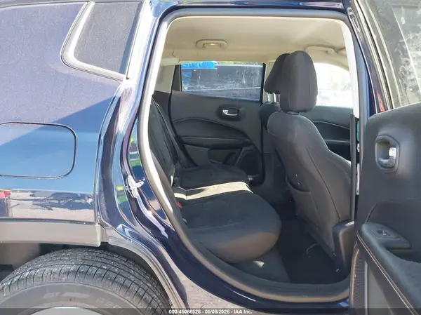 3C4NJDAB7JT239396 2018 JEEP COMPASS - Image 8