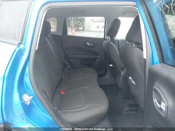 3C4NJDAB7JT256781 2018 JEEP COMPASS - Image 8