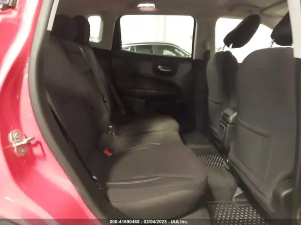 3C4NJDAB7JT283558 2018 JEEP COMPASS - Image 8