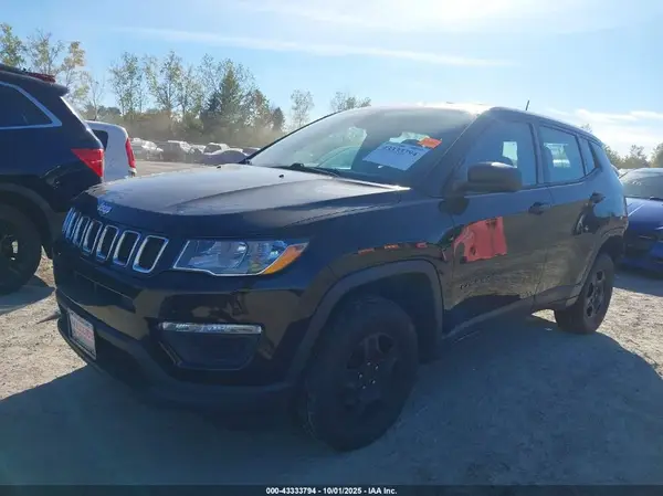 3C4NJDAB7JT339174 2018 JEEP COMPASS - Image 2