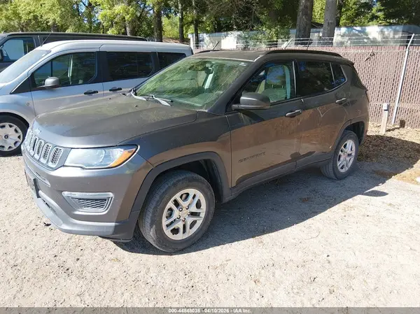 3C4NJDAB7JT359635 2018 JEEP COMPASS - Image 2