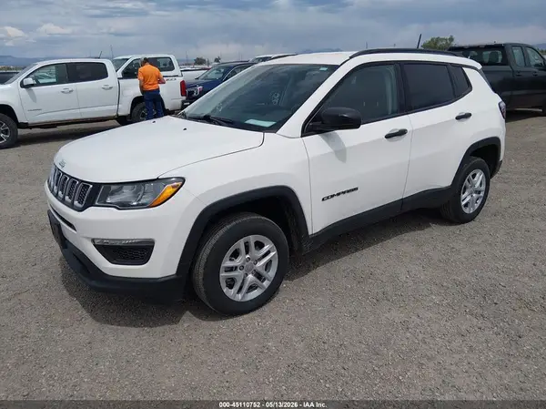 3C4NJDAB7JT392229 2018 JEEP COMPASS - Image 2