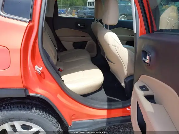3C4NJDAB7JT392246 2018 JEEP COMPASS - Image 8