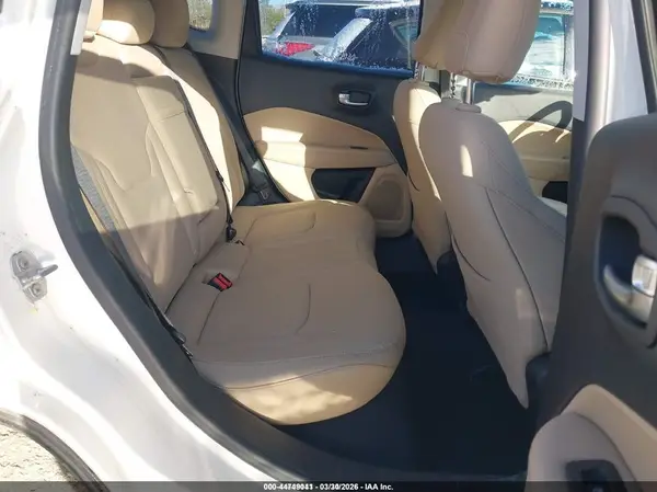 3C4NJDAB7JT392280 2018 JEEP COMPASS - Image 8