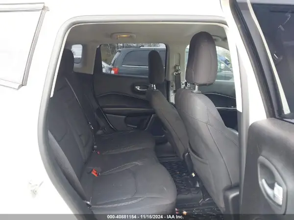 3C4NJDAB7JT399892 2018 JEEP COMPASS - Image 8