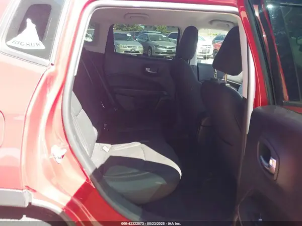 3C4NJDAB7JT404122 2018 JEEP COMPASS - Image 8