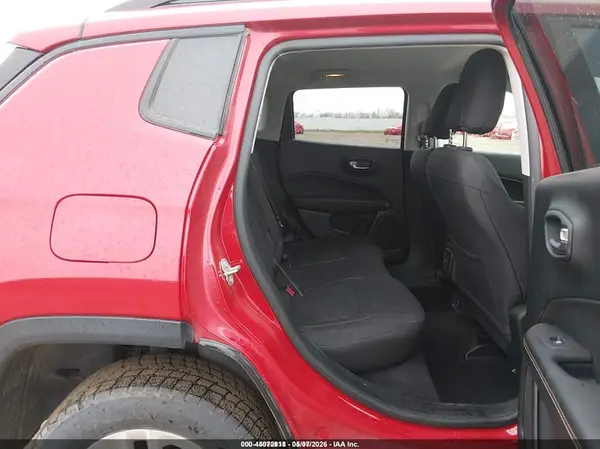 3C4NJDAB7JT413760 2018 JEEP COMPASS - Image 8