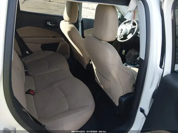 3C4NJDAB7KT646684 2019 JEEP COMPASS - Image 8