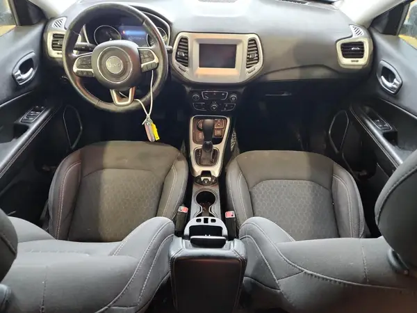 3C4NJDAB7KT689499 2019 JEEP COMPASS - Image 8