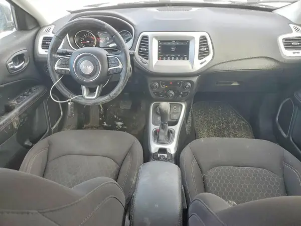 3C4NJDAB7KT811682 2019 JEEP COMPASS - Image 8