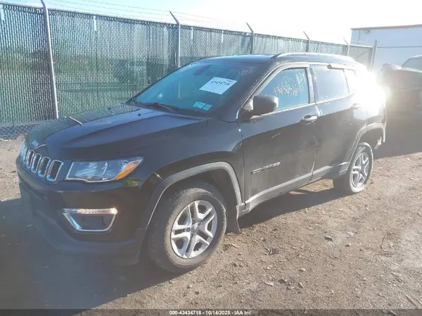 3C4NJDAB7KT850935 2019 JEEP COMPASS - Image 2
