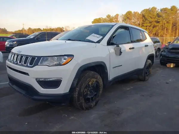 3C4NJDAB7LT101537 2020 JEEP COMPASS - Image 2