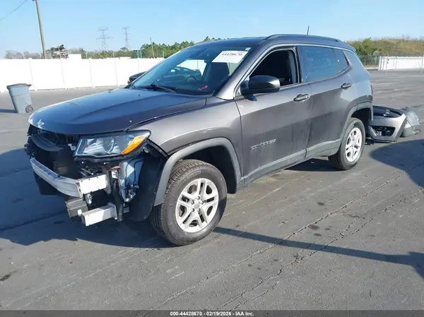 3C4NJDAB7MT503950 2021 JEEP COMPASS - Image 2