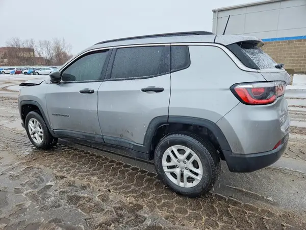 3C4NJDAB7MT516844 2021 JEEP COMPASS - Image 2