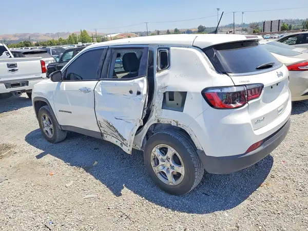 3C4NJDAB7NT202662 2022 JEEP COMPASS - Image 2