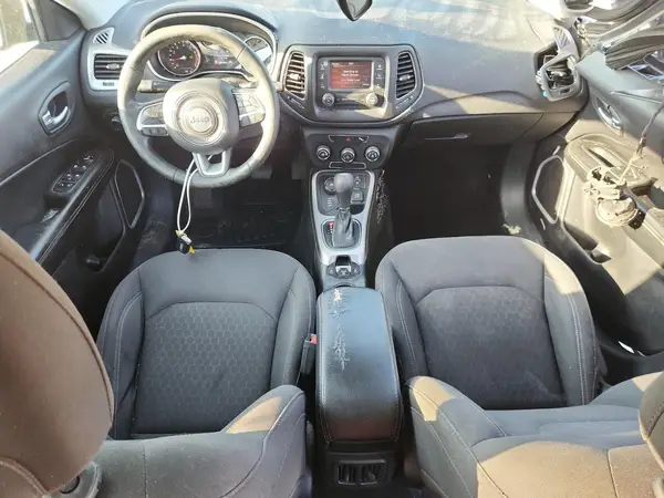 3C4NJDAB8HT656150 2017 JEEP COMPASS - Image 8