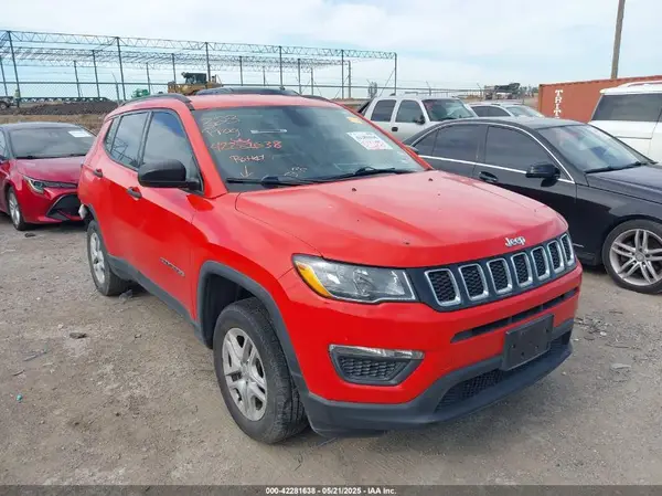 3C4NJDAB8JT135855 2018 JEEP COMPASS - Image 1