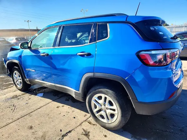 3C4NJDAB8JT146287 2018 JEEP COMPASS - Image 2