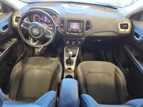 3C4NJDAB8JT147911 2018 JEEP COMPASS - Image 8