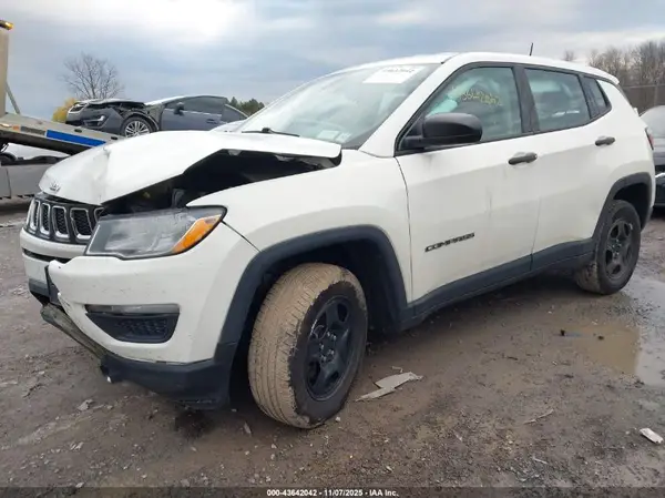 3C4NJDAB8JT150940 2018 JEEP COMPASS - Image 2