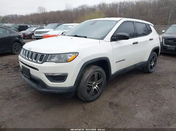3C4NJDAB8JT162862 2018 JEEP COMPASS - Image 2