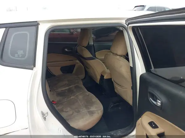 3C4NJDAB8JT162862 2018 JEEP COMPASS - Image 8