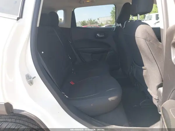3C4NJDAB8JT201109 2018 JEEP COMPASS - Image 8