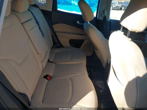 3C4NJDAB8JT272911 2018 JEEP COMPASS - Image 8