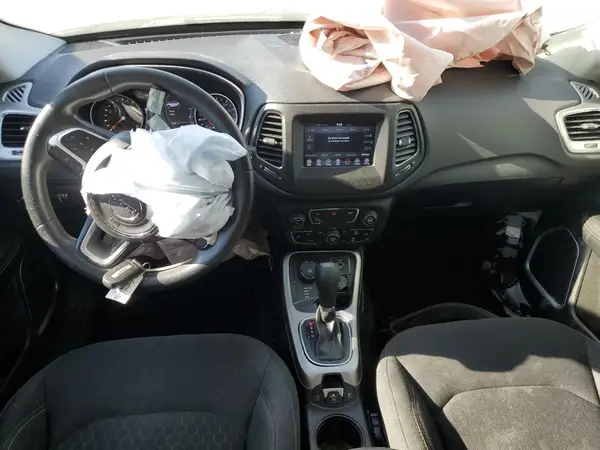 3C4NJDAB8JT306166 2018 JEEP COMPASS - Image 8