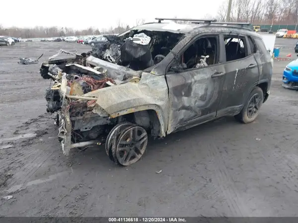 3C4NJDAB8JT315496 2018 JEEP COMPASS - Image 2