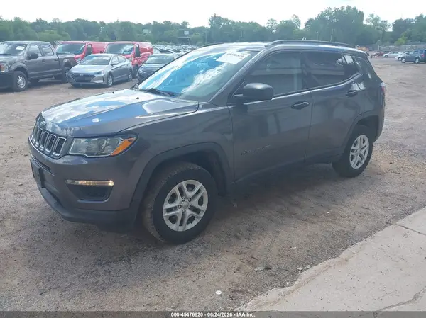 3C4NJDAB8JT392238 2018 JEEP COMPASS - Image 2