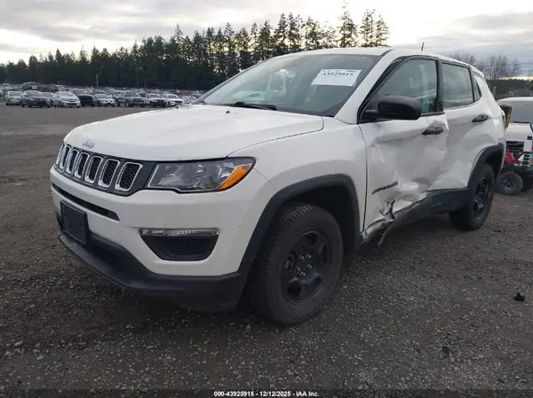 3C4NJDAB8JT410494 2018 JEEP COMPASS - Image 2