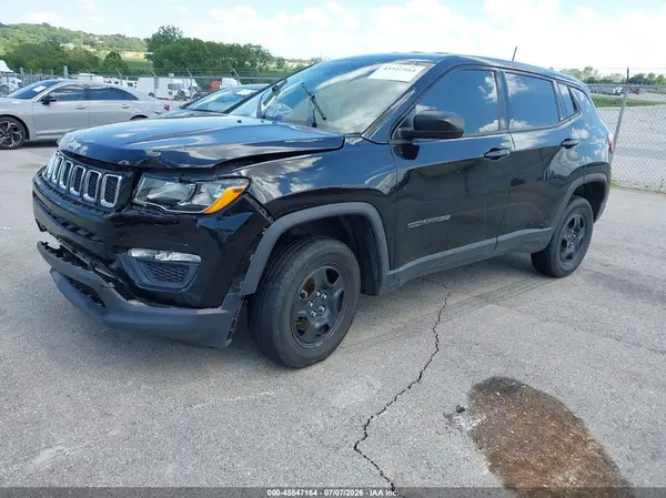3C4NJDAB8JT492419 2018 JEEP COMPASS - Image 2