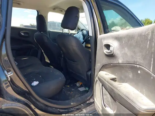 3C4NJDAB8KT594627 2019 JEEP COMPASS - Image 8