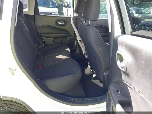 3C4NJDAB8KT619591 2019 JEEP COMPASS - Image 8